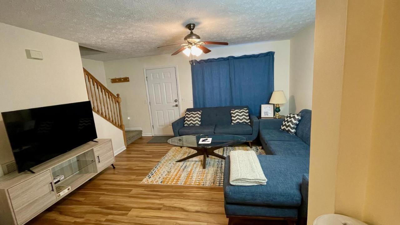 The Blue Door At Sylva Home Base Apartments Esterno foto
